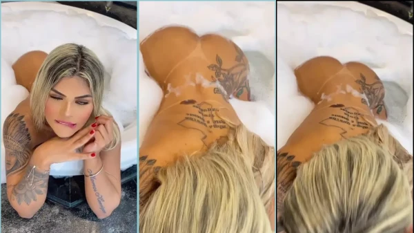 Videos de Luna Salvatori en el baño con alto contenido de temperatura